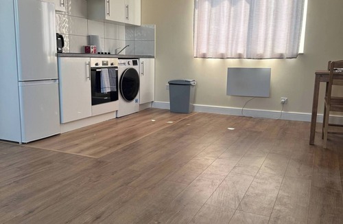 Cricklewood Apartment | London 1 bed Beautiful Flat Great location