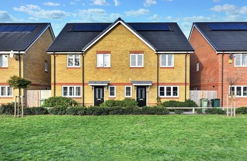 Stanwell House | London Heathrow Living Holywell Serviced House B, Stanwell