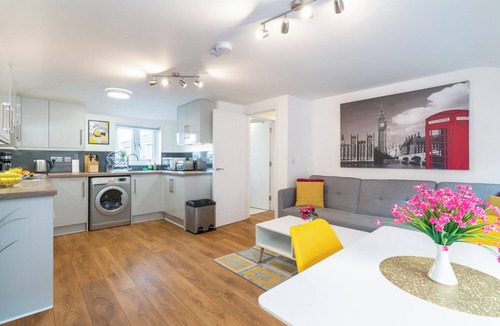 Andover Apartment | London Street, Andover, Hampshire, SP102NU, United Kingdom