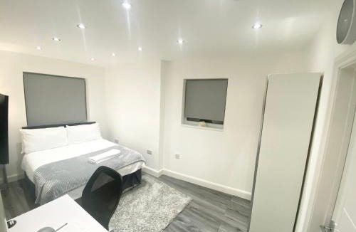Hatch Lane Apartment | London Studio