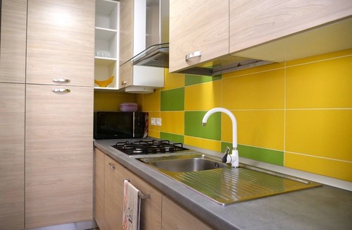 Grado Historic Centre Apartment | LondonSuite - Romantic Ground-Floor Apartment with Charming Private Garden