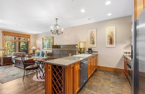 River Run Apartment | Lone Eagle #3017 by Summit County Mountain Retreats