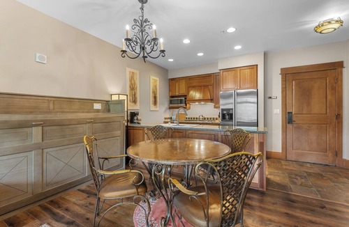 River Run Apartment | Lone Eagle #3017 by Summit County Mountain Retreats