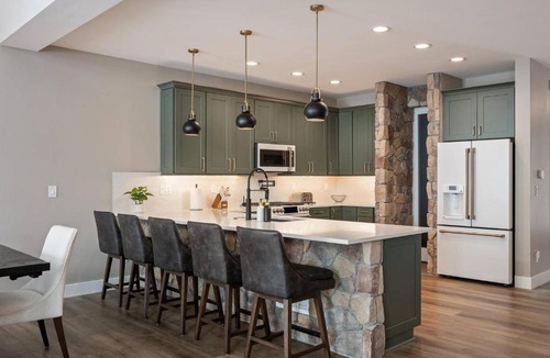 Granby House | Lone Eagle 855