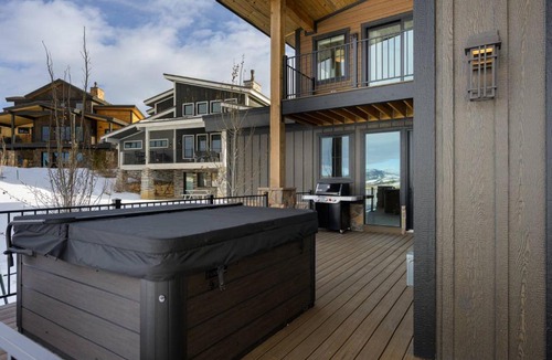 Granby House | Lone Eagle 855