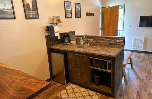 Cougar Other | Lone Fir Resort