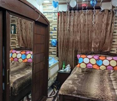 Az-Zarqa Hotel | Lonely house