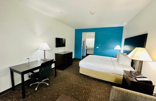 El Campo Hotel | Lonestar Inn