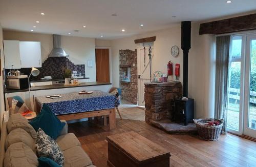 Redbrook House | Long Barn Wales