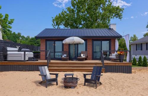 Perryville House | Long Beach Cottage