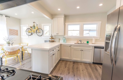 Eastside House | Long Beach Craftsman House. Historic district house-centrally located
