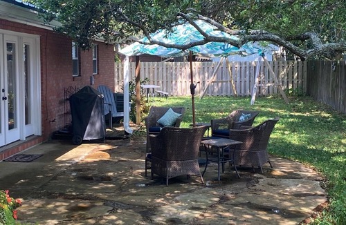 Long Beach House | Long Beach Paradise waiting for you! Pet friendly with fenced backyard! Sleeps 8