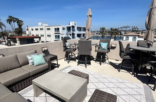 Peninsula House | Long Beach Peninsula Vacay Stay steps from the sand and beautiful Bay!