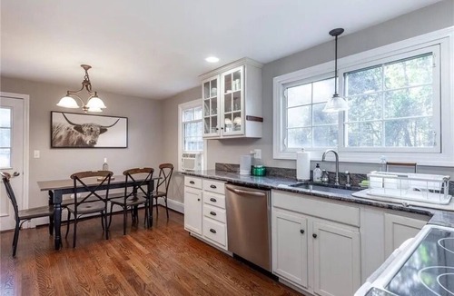 Bethlehem Village House | Long Meadow Manor, Heated Pool, Family game room, Apple picking and Lake nearby