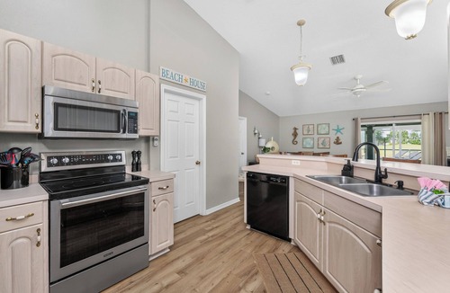 Long Meadow House | Long Meadow Retreat 3BR Pool Home Overlooking Golf Course