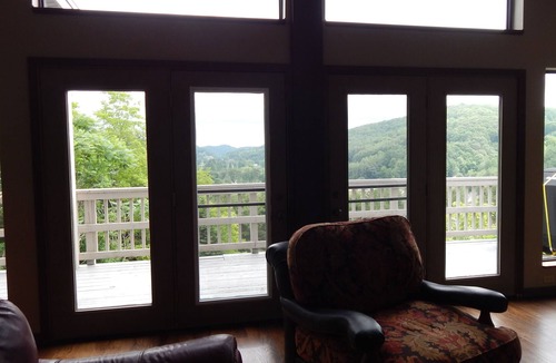 Frank Ski Chalet | Long Range Views & Close to Grandfather, Roan, Beech & Sugar Mountains