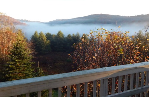 Frank Ski Chalet | Long Range Views & Close to Grandfather, Roan, Beech & Sugar Mountains