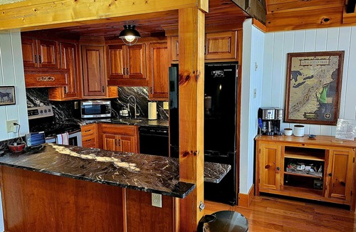 Beech Mountain House | Long Range Views, 1/2 Mile to Ski Slope! Secluded end unit.