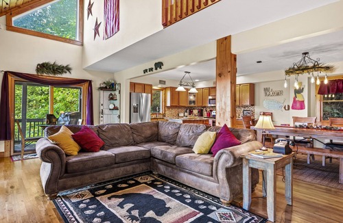Maggie Valley House | Long- & Short-Range Views/King Beds/Fireplace/Fire Table/Game Room