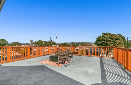 Pinole House | Long-Term Luxury Home, Private Hot Tub near Napa