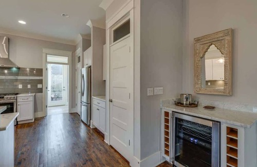Eastwood House | Long Term Pet Friendly 3 BR Townhome, Grill, Patio, 3 Blocks to Publix, 5 Mins to 5 Points, 15 Mins to Broadway, 24 Hour Hospitality Team, Perfect for Families, 31+ Day Stay