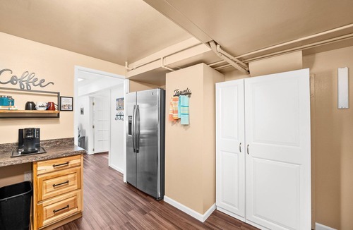 Bothell House | Long Term Stay Discount. Business, Couples and Families Welcome/Ground Floor