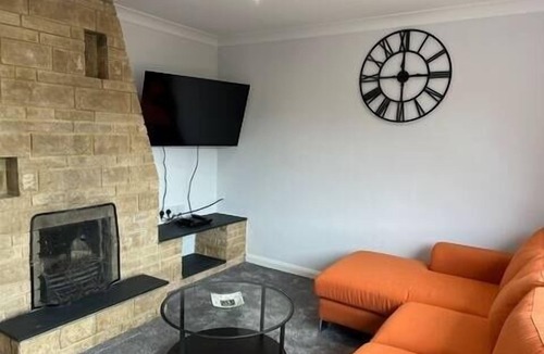 Chalgrove House | *Long Term Stays-Contractors-Relocation-Fast WIFI!