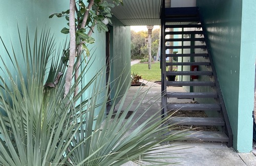 Coquina Key Condo | Long term Travelers: spacious 2 BR beach condo