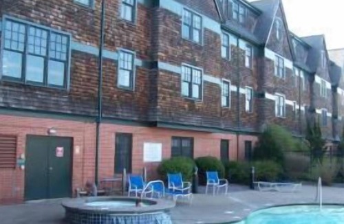 The Point Condo | Long Wharf Resort Newport RI only one week available, July 10 to July 16 2020
