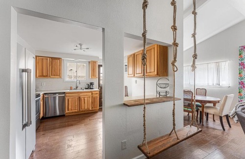 Kiteley Apartment | Longmont board games, beds, and boats - 4BR
