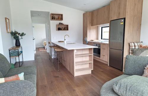 Lake Hawea Apartment | Longview Luxe Retreat