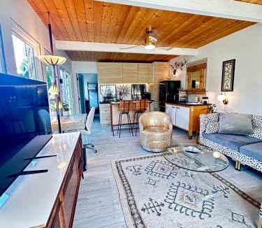 Loma Alta House | LOOK and BOOK! Midcentury Modern Home near Beach!