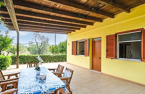 Alezio House | Look forward to a relaxing vacation in this inviting vacation home.