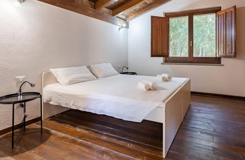 Ales House | Look forward to a relaxing vacation in this beautiful vacation home in a quiet location.