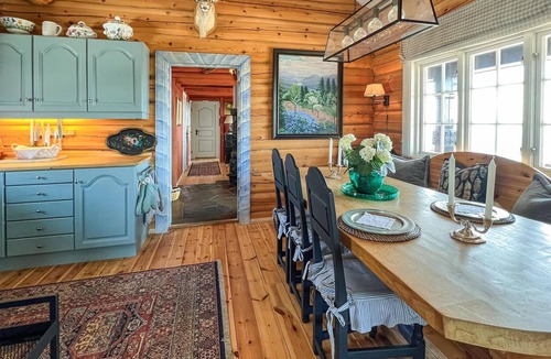 Fla Municipality House | Look forward to a wonderful vacation with wellness in the fascinating nature of Norway.