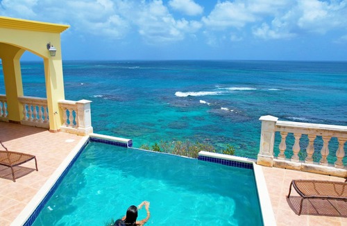 Island Harbour Villa | Looking North Villa - Ocean View