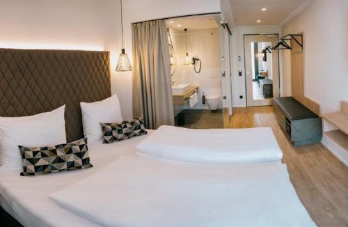 Eislingen/Fils Hotel | LOOM Hotel & Skybar