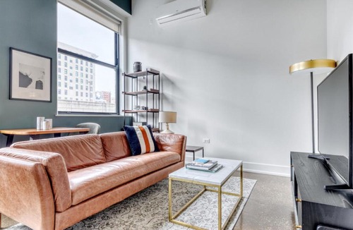 The Loop Apartment | Loop 1BR w Lounge Rooftop nr Art Institute CHI-103