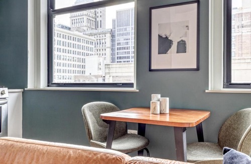 The Loop Apartment | Loop 1BR w Lounge Rooftop nr Art Institute CHI-103
