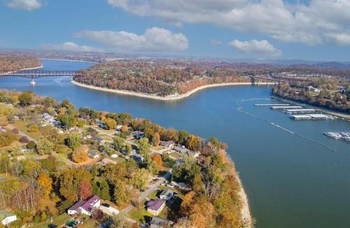 Bronston House | Loosen Up Lakeside