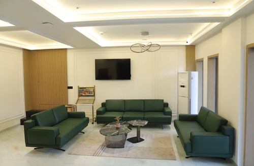 Jamnagar Hotel | Lords Studio Inn, Jamnagar