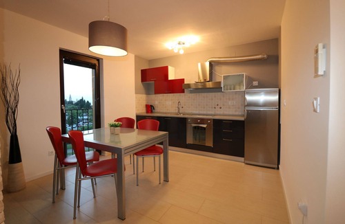 City Center Apartment | Lorena Premium apartment with sea views in the city center 200 m from the beach