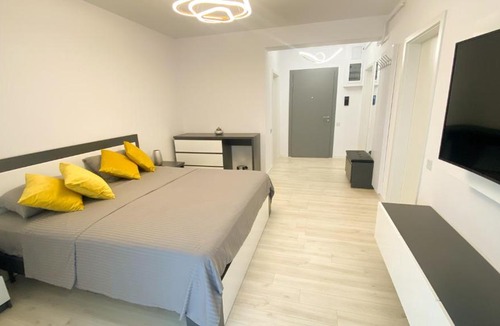 Pitesti Apartment | Lori`s Place