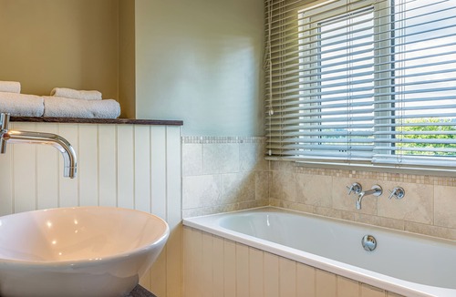 Box Bed & Breakfast | Lorne House
