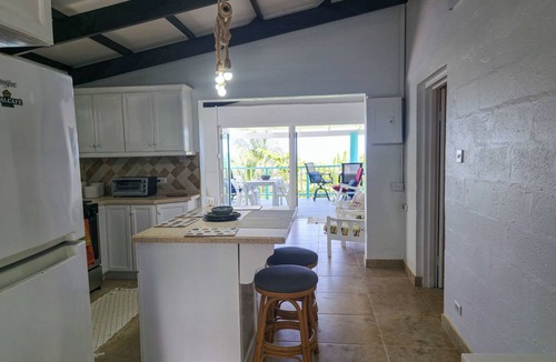 Springfield Apartment | LORRAINE UNIT A-Beautiful 3 Bedroom Beach Apartment in Cattlewash St. Joseph