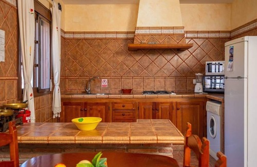 Zahora House | Los Canos de Meca: House with A/C, paddle tennis court, WIFI, in Caños de Meca