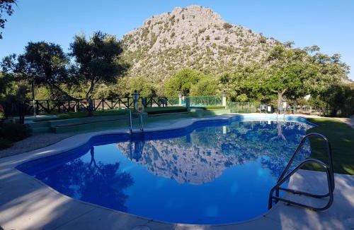 Benaocaz Resort | Los Chozos