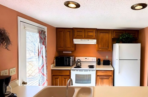 Hardy House | Los Indios sits on a secluded cove on Lake Thunderbird