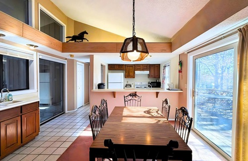 Hardy House | Los Indios sits on a secluded cove on Lake Thunderbird