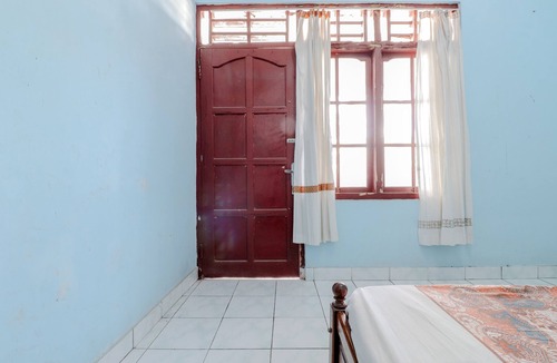 Kretek Hotel | Losmen Parikesit